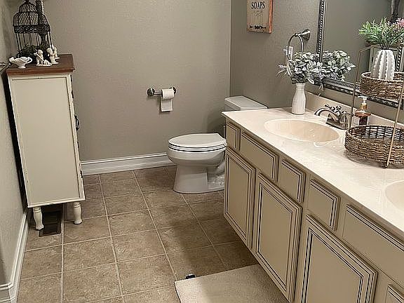 Upstairs Guest Bathroom