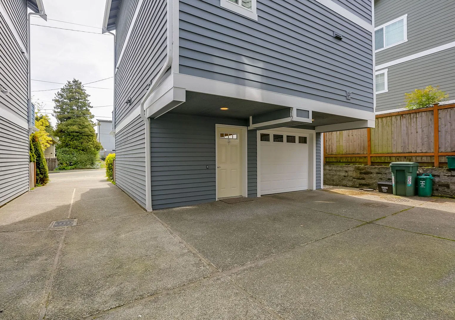 3Bd/2.5Ba Seattle Townhome — Photo 2