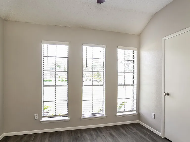 9723 Orangevale Dr — Photo 13