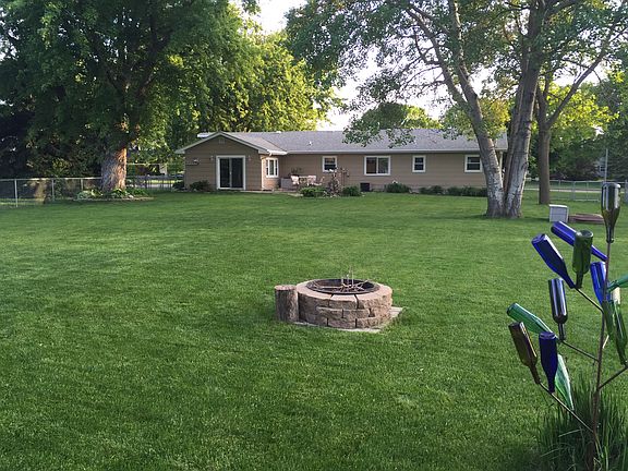 Lots of room to relax & play