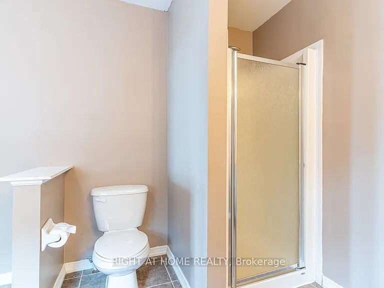 1373 Hunter St — Photo 23