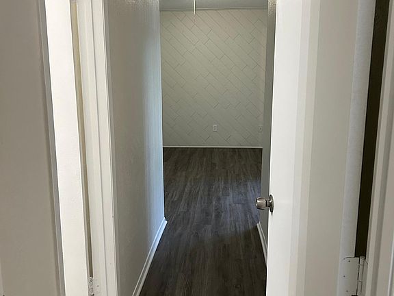 2nd image of 1801 Ridgeview St