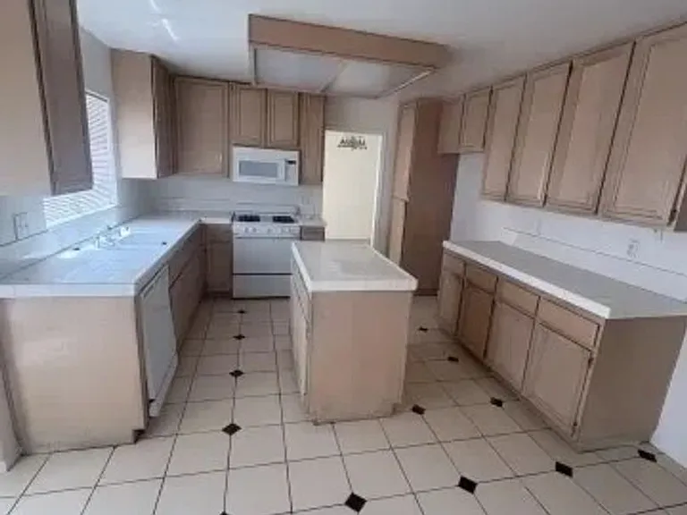 17065 Grand Mammoth Pl — Photo 9