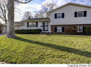 105 Glen Aire Dr, Springfield, IL 62703