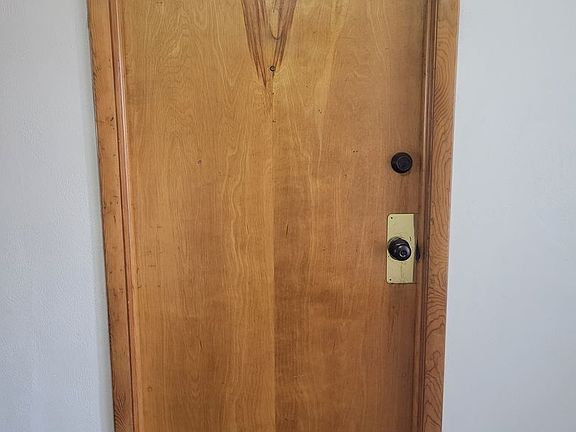 3rd image of 4415 Columbus Ave APT 15