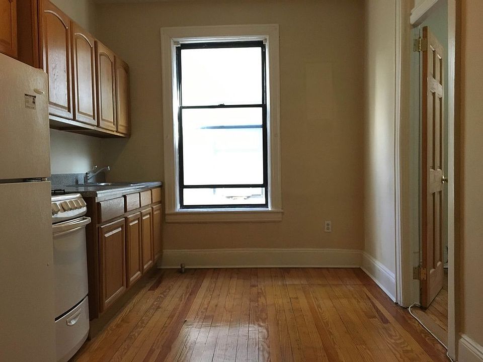 1st image of 3137 34th St #1B