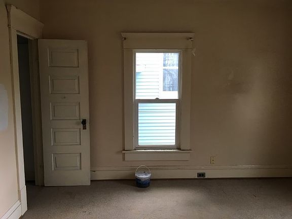 3rd image of 235 S Mulberry St