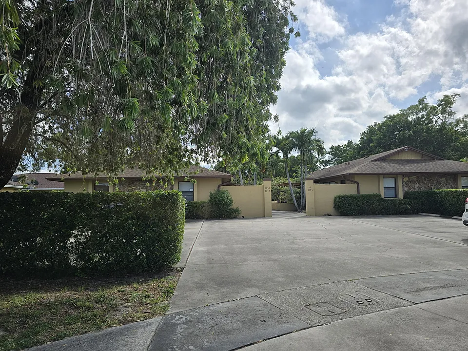1155 White Pine Dr #1155