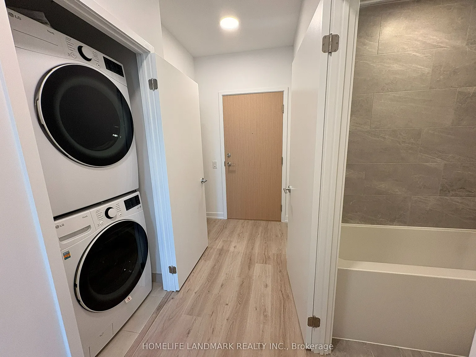Studio, $2,050 — Photo 3