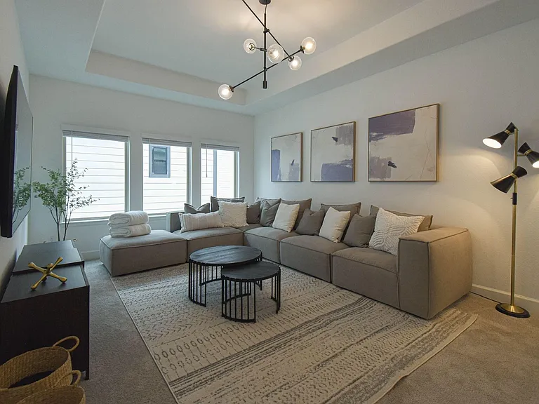 176 Sweeping Valley Dr — Photo 3