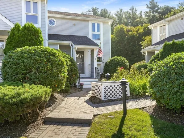 37 Alcott Cir #37, Taunton, MA 02780