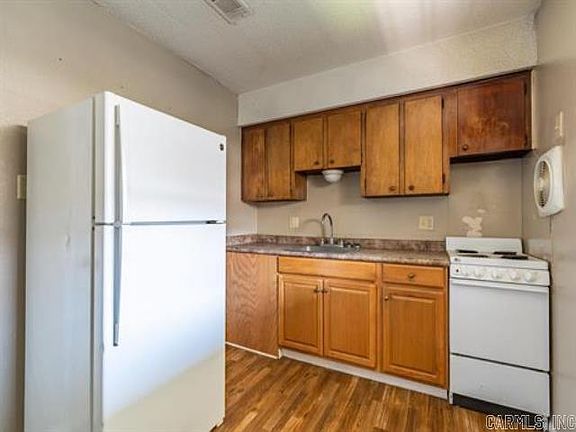 5th image of 818 W 28th Ave
