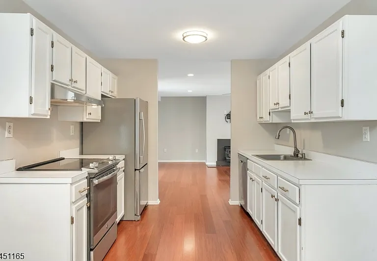 50 Pine St #211 — Photo 11