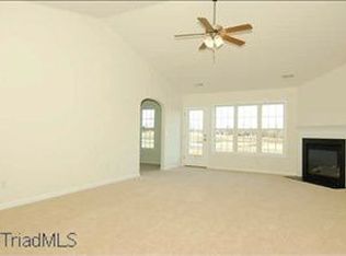 5823 Sunny Ridge Trl, Clemmons, NC 27012