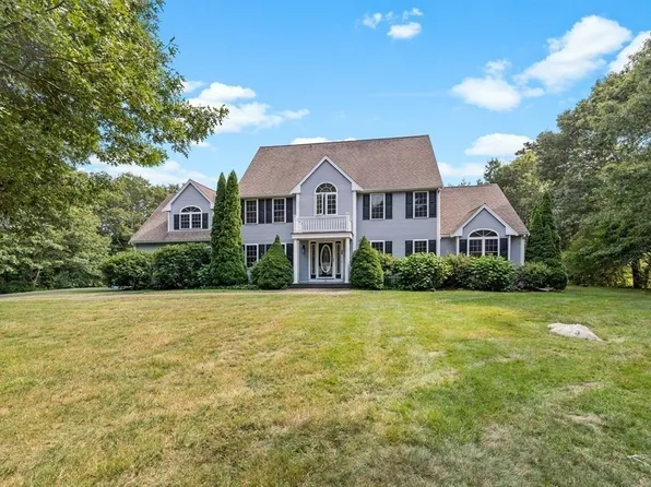 24 Shoals Ave, Plymouth, MA 02360