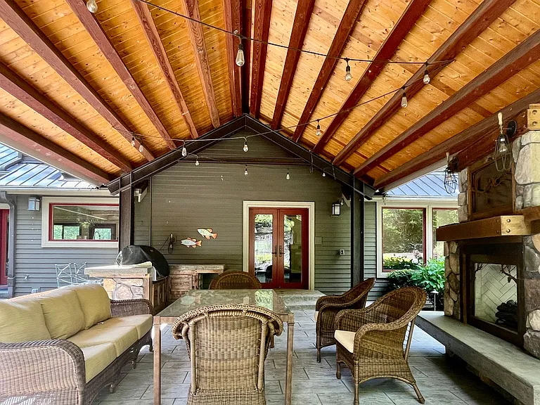 1130 Lancaster Way SE — Photo 33