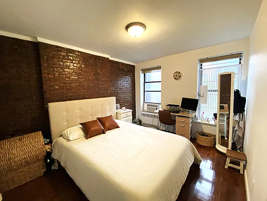 Rented by Douglas Elliman | media 25