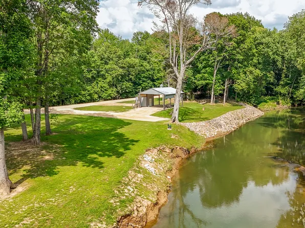 1820 Pinhook Rd, Savannah, TN 38372