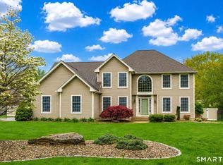 6 Fennwood Dr, Cromwell, CT 06416