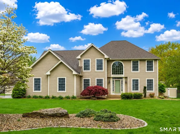 6 Fennwood Dr, Cromwell, CT 06416
