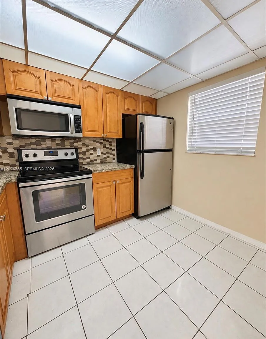 Point South Condo — Photo 2