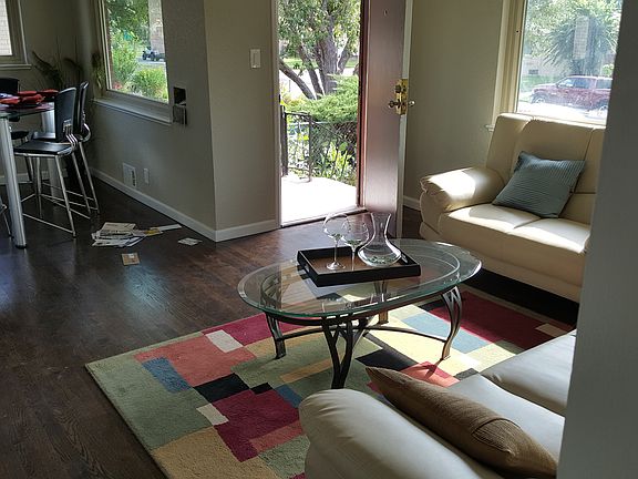 Living room/ dinning room