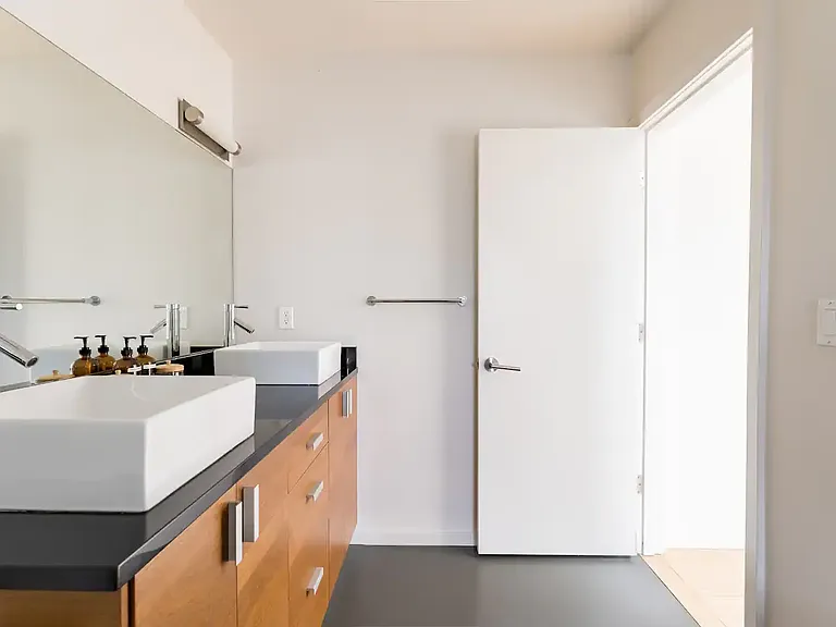 411 Summit Ave E #A — Photo 4