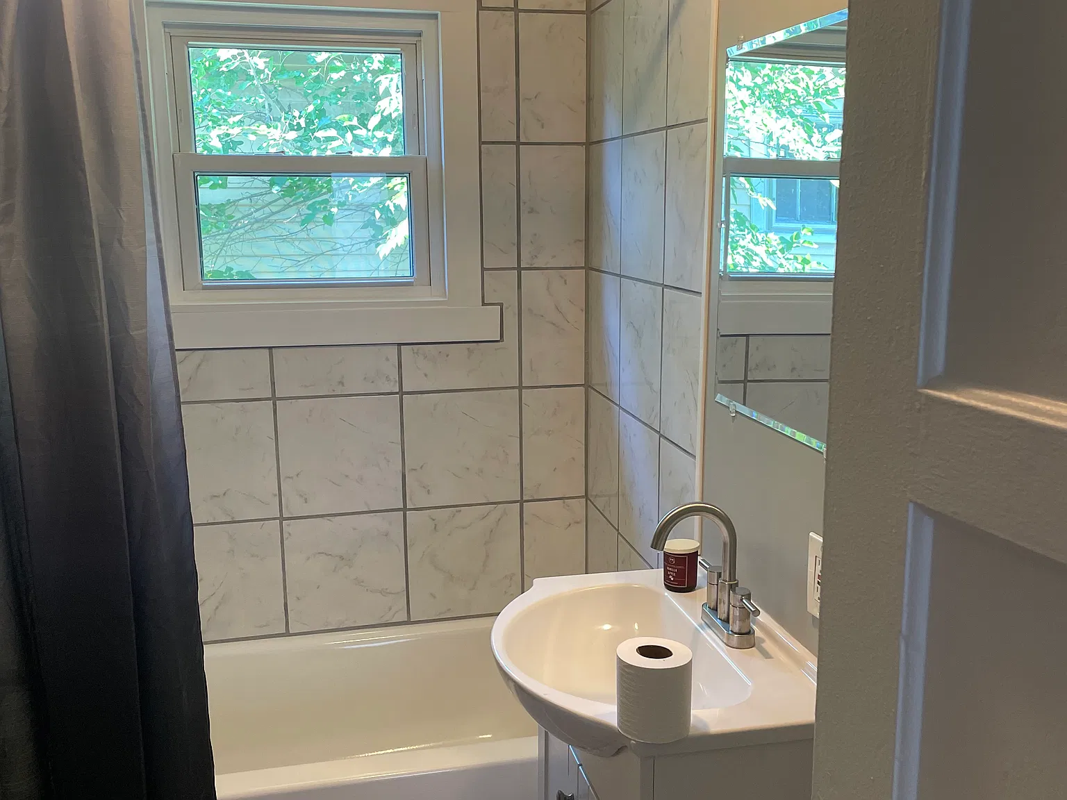 2 bed, 808 sqft, $1,000 — Photo 3