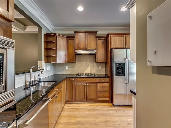 4th image of 14 Oakhurst Ter Unit 13