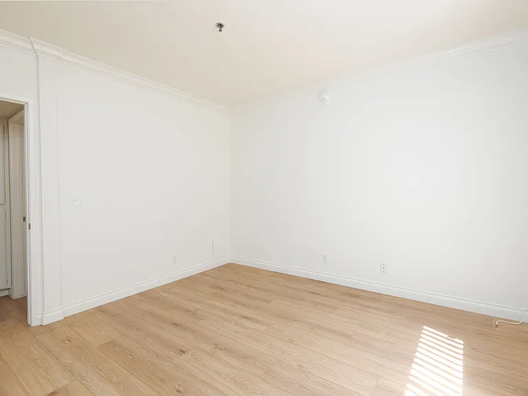 7120 Ramsgate Ave #106 — Photo 18