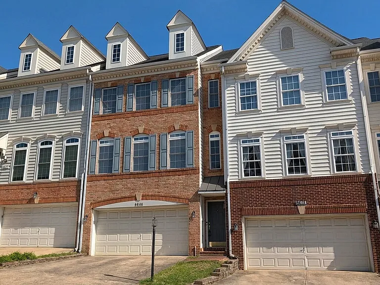 9640 Potters Hill Cir — Photo 1