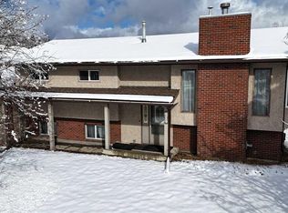 1502 S 54th St, Edson, AB T7E 1H3