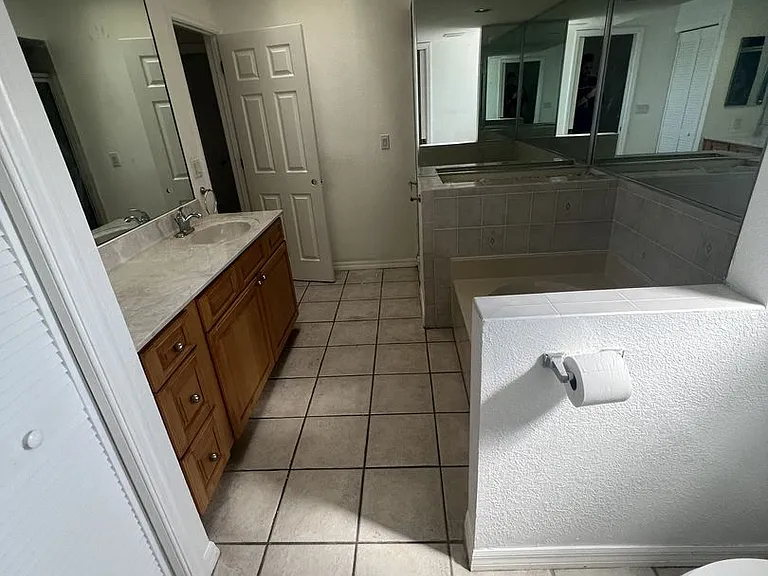 2092 Rio De Janeiro Ave — Photo 18
