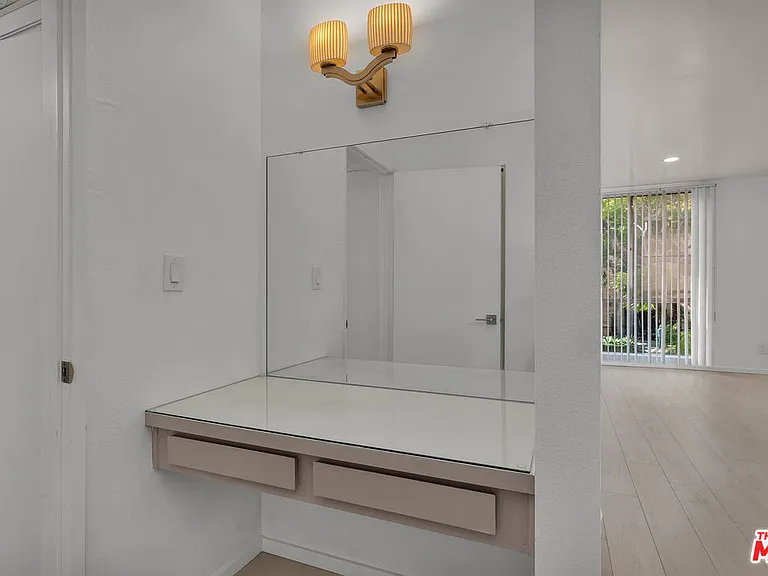 406 N Oakhurst Dr #202 — Photo 24