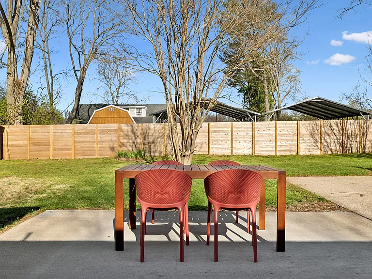 816 Victoria Dr — Photo 47