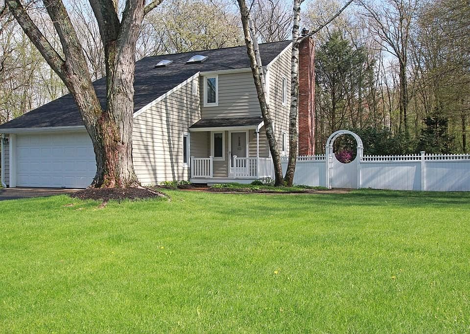 1st image of 12 Hilltop Cir