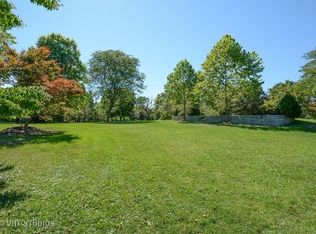 137 Barrington Rd, Inverness, IL