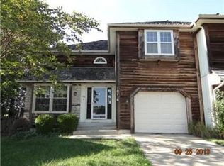 10716 W 115th St, Overland Park, KS 66210