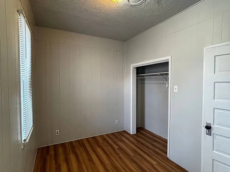 1246 N Main St — Photo 7