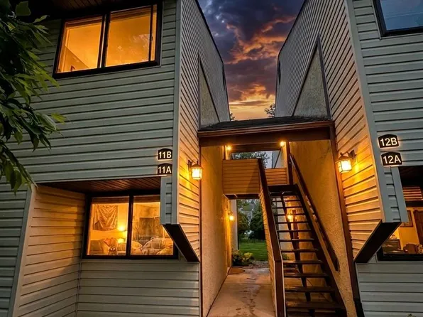 11 E Daisy Ln #B, Mount Laurel, NJ 08054