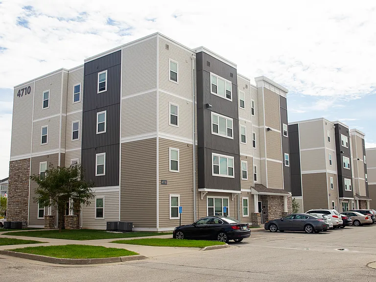 West Towne — Photo 30