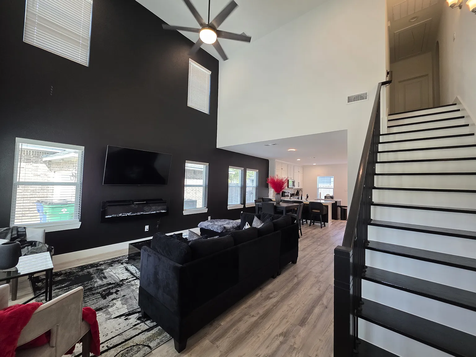 3 bed, 1543 sqft, $2,500 — Photo 3