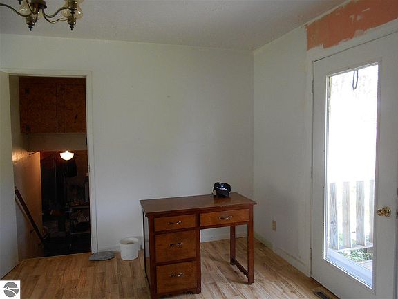 4th image of 1456 Sheldon Rd