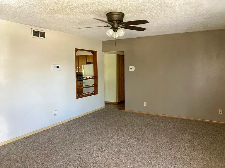 2419 Maple Ave — Photo 4