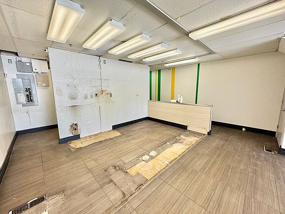 3rd image of 576 W Boylston St