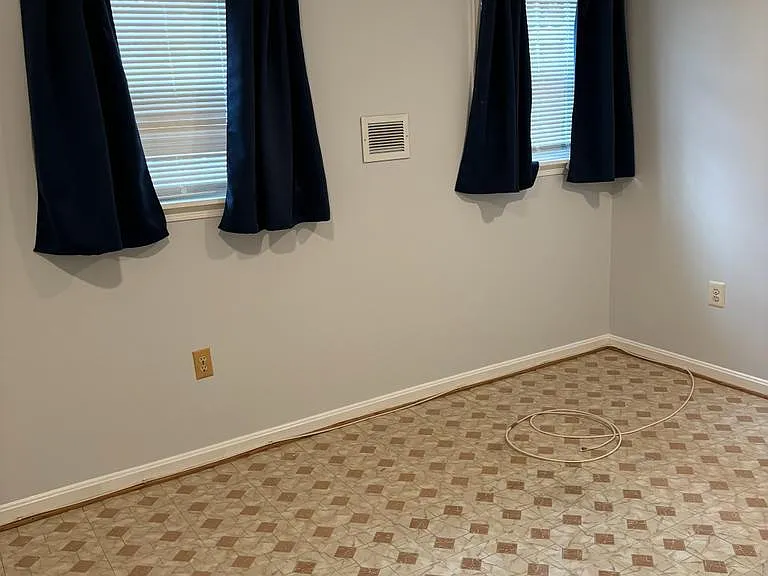 6803 Wild Rose Ct — Photo 38