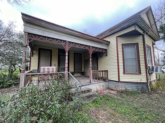 2nd image of 102 Cherry St