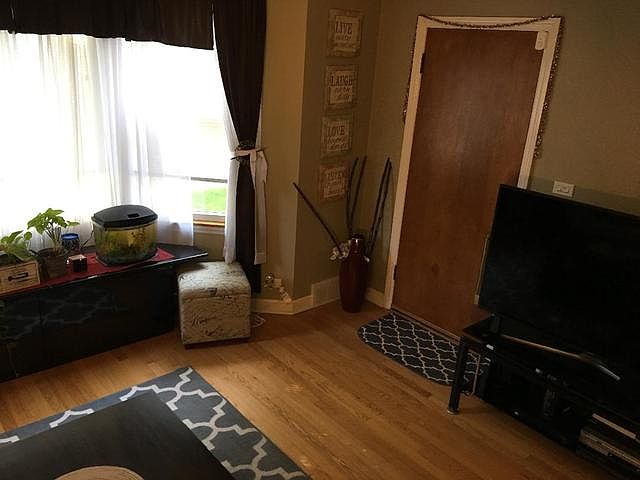 2nd image of 4922 N Mason Ave