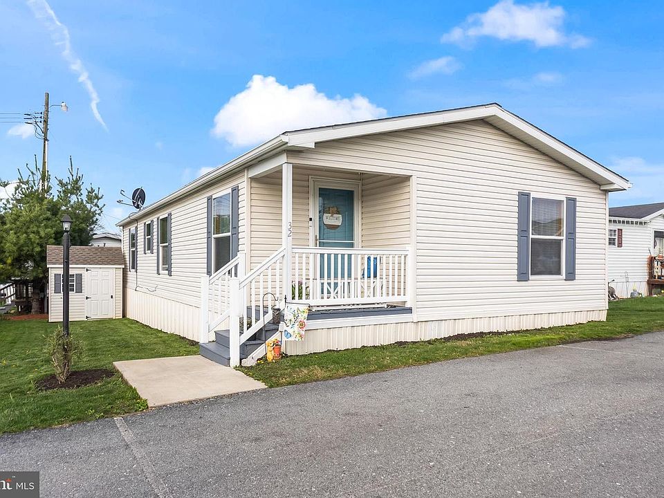 1st image of 32 Stonehill Park