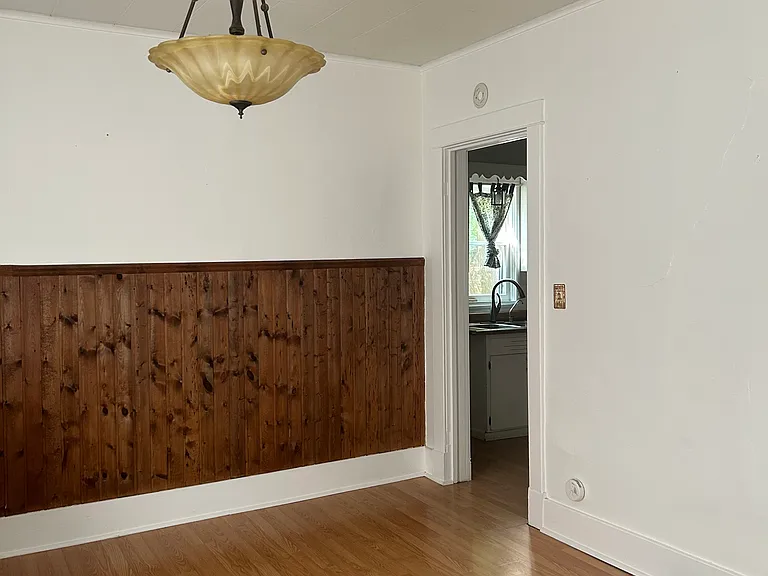 417 W Ferry St — Photo 5